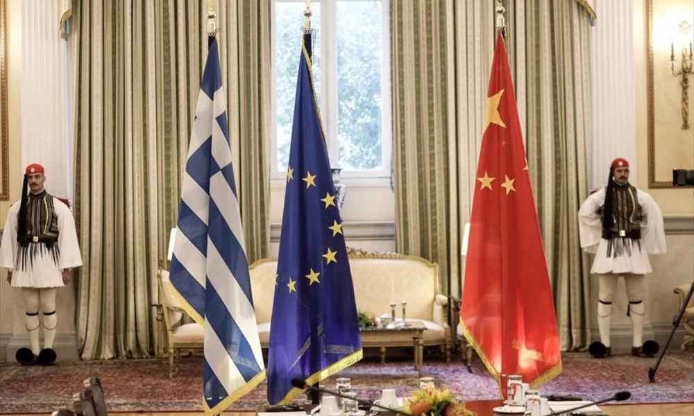 Έφυγε από την Ελλάδα η πρέσβειρα της Κίνας - ''Πόλεμος'' για το 5G;